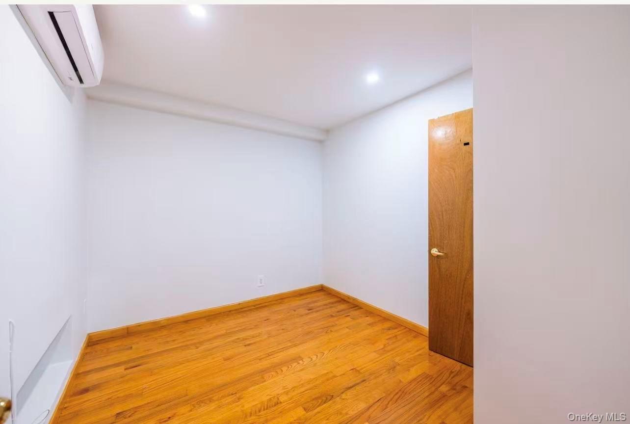 #14 photo, 165 Elizabeth Street, New York (Manhattan) , NY 10012