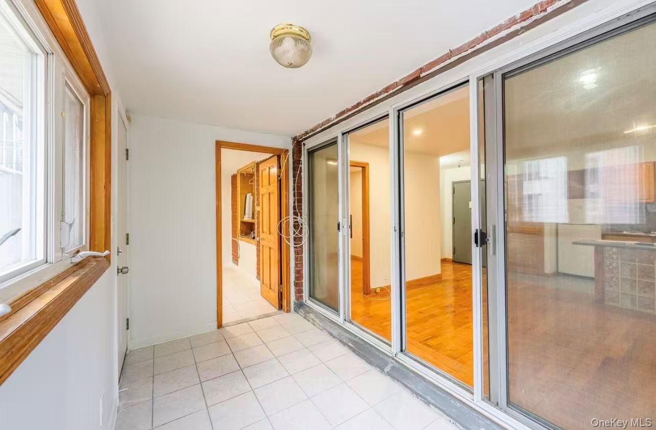 #16 photo, 165 Elizabeth Street, New York (Manhattan) , NY 10012