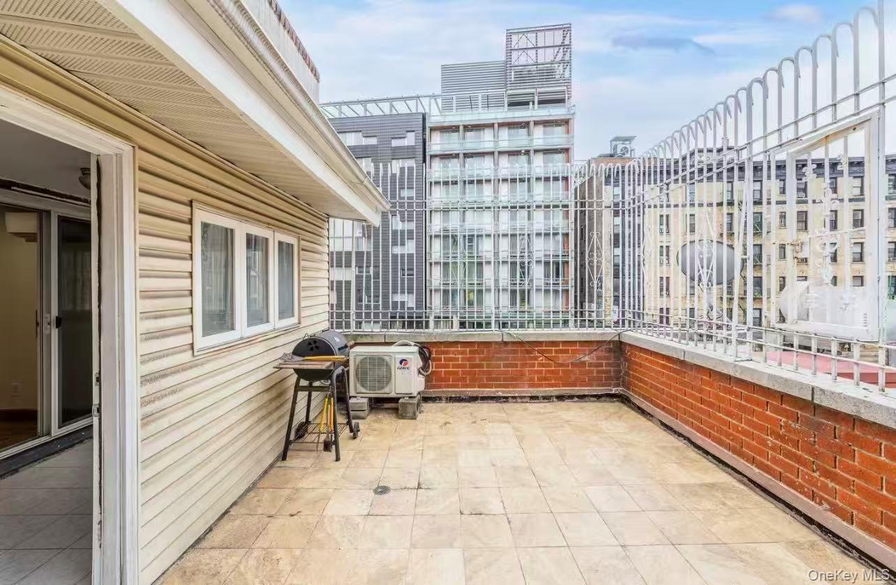 #20 photo, 165 Elizabeth Street, New York (Manhattan) , NY 10012