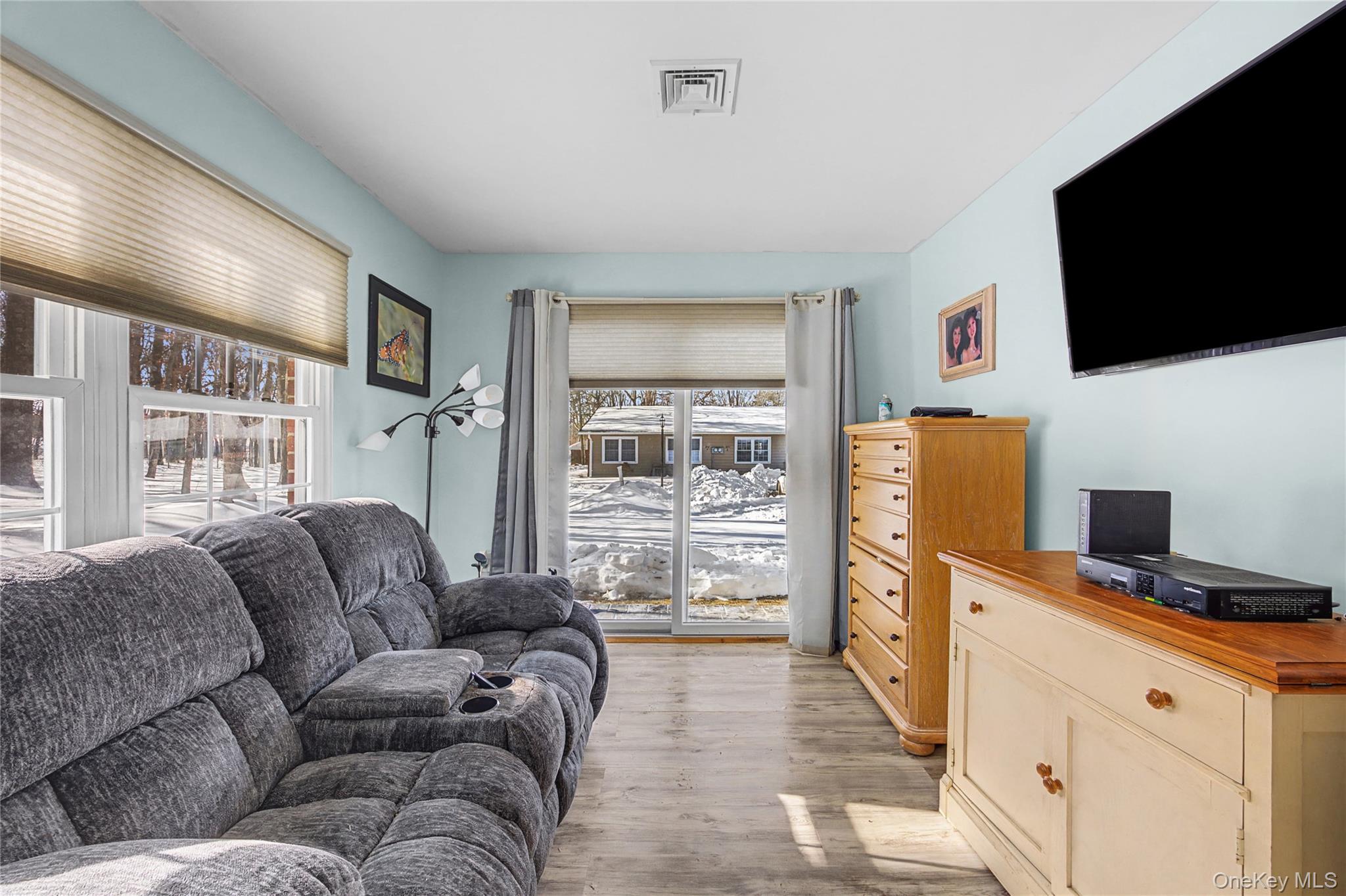 #18 photo, 230 Blackpool Court, Ridge , NY 11961