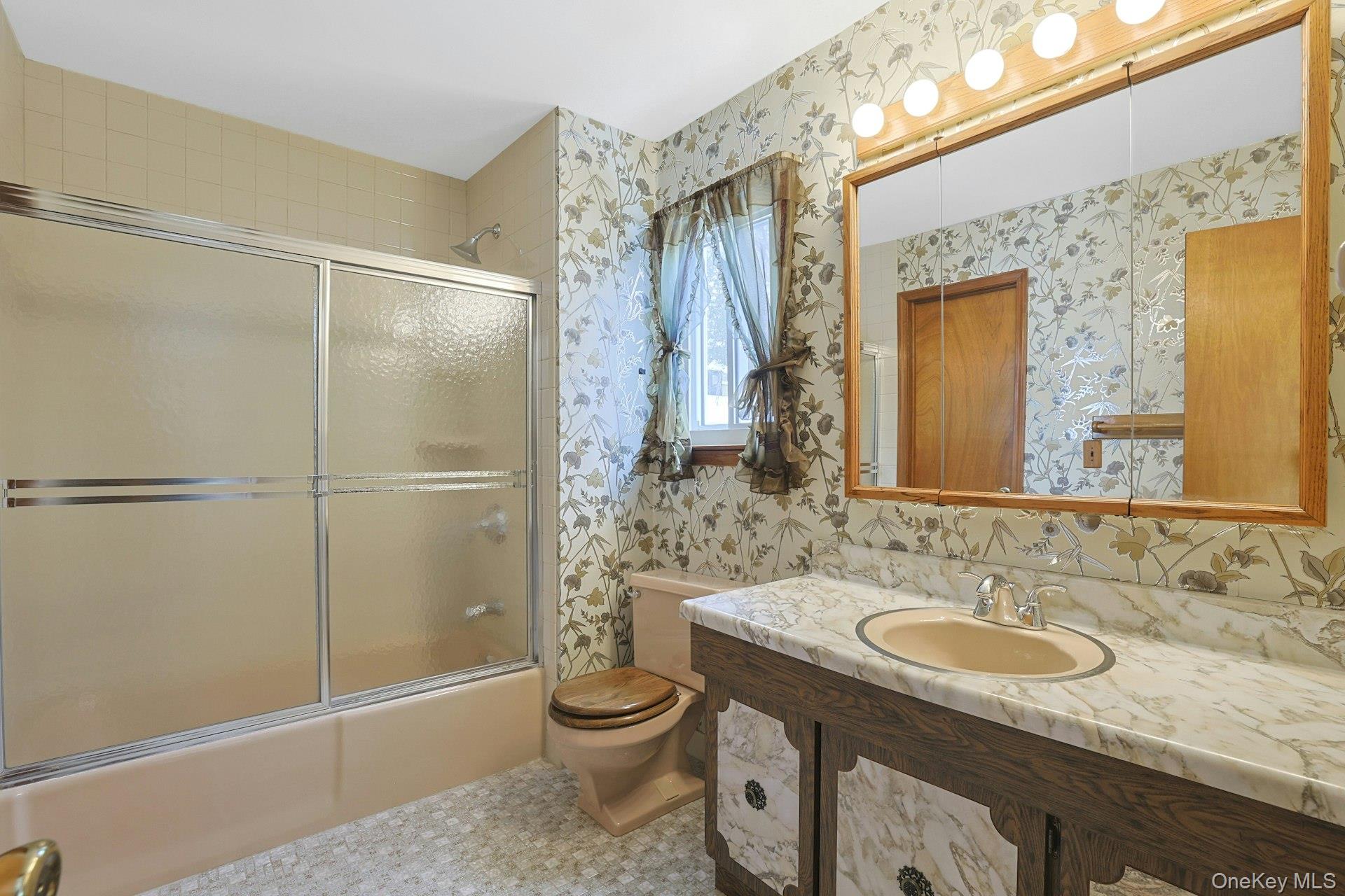 #19 photo, 186 Rutledge Avenue, Hawthorne , NY 10532