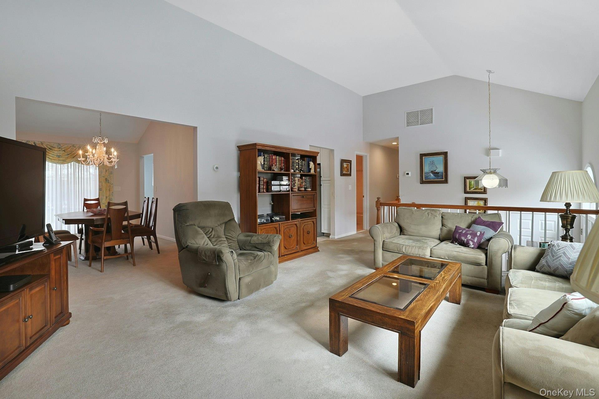 #5 photo, 31 W Linwood Street, Valhalla , NY 10595