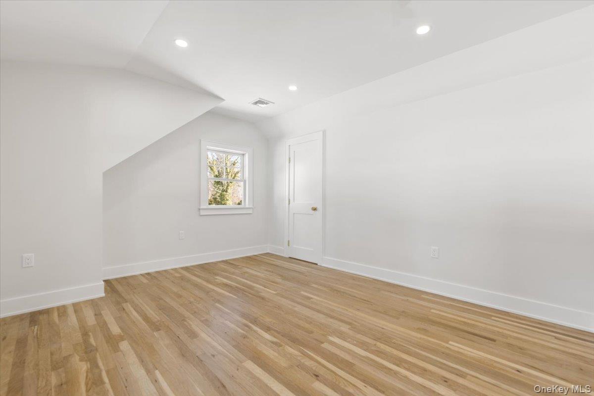 #11 photo, 1 Ellen Court, Rye , NY 10580