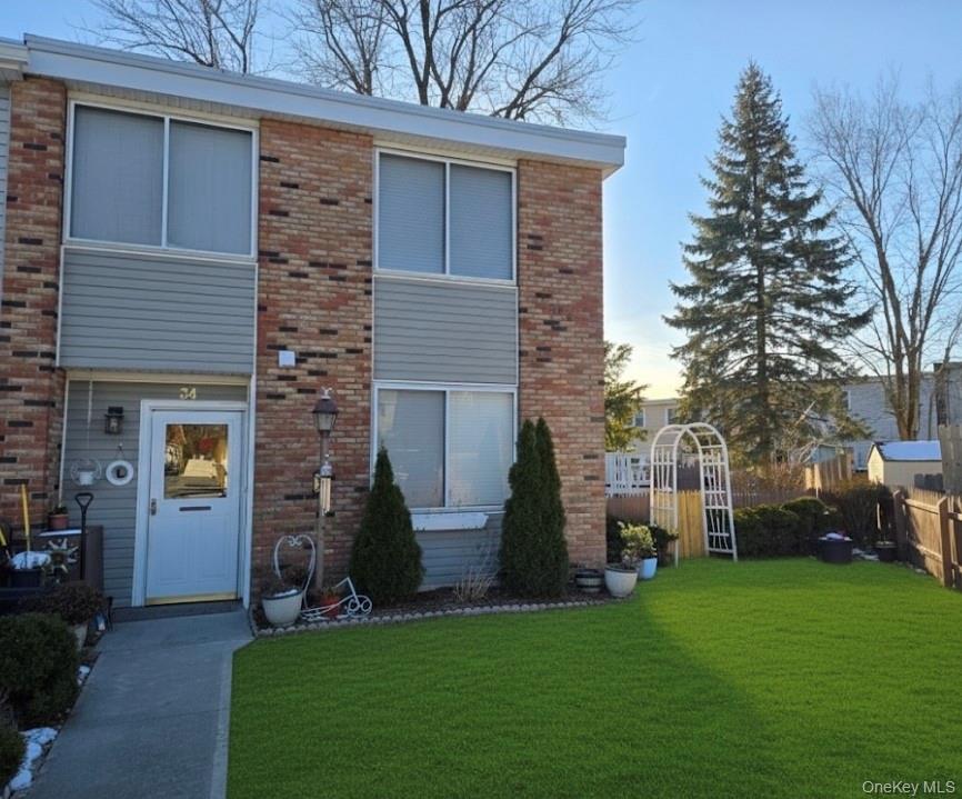 #1 photo, 34 Hampton Court, Middletown , NY 10941