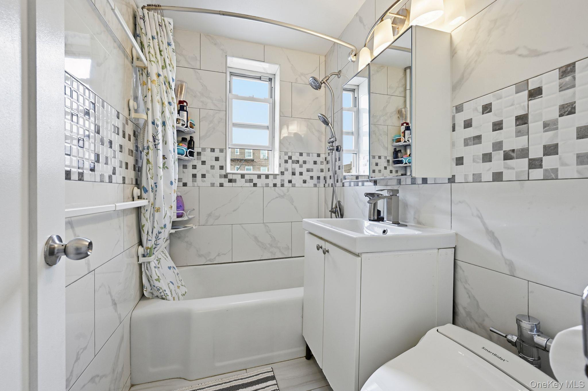 #13 photo, 67-11 Yellowstone Boulevard, Forest Hills , NY 11375