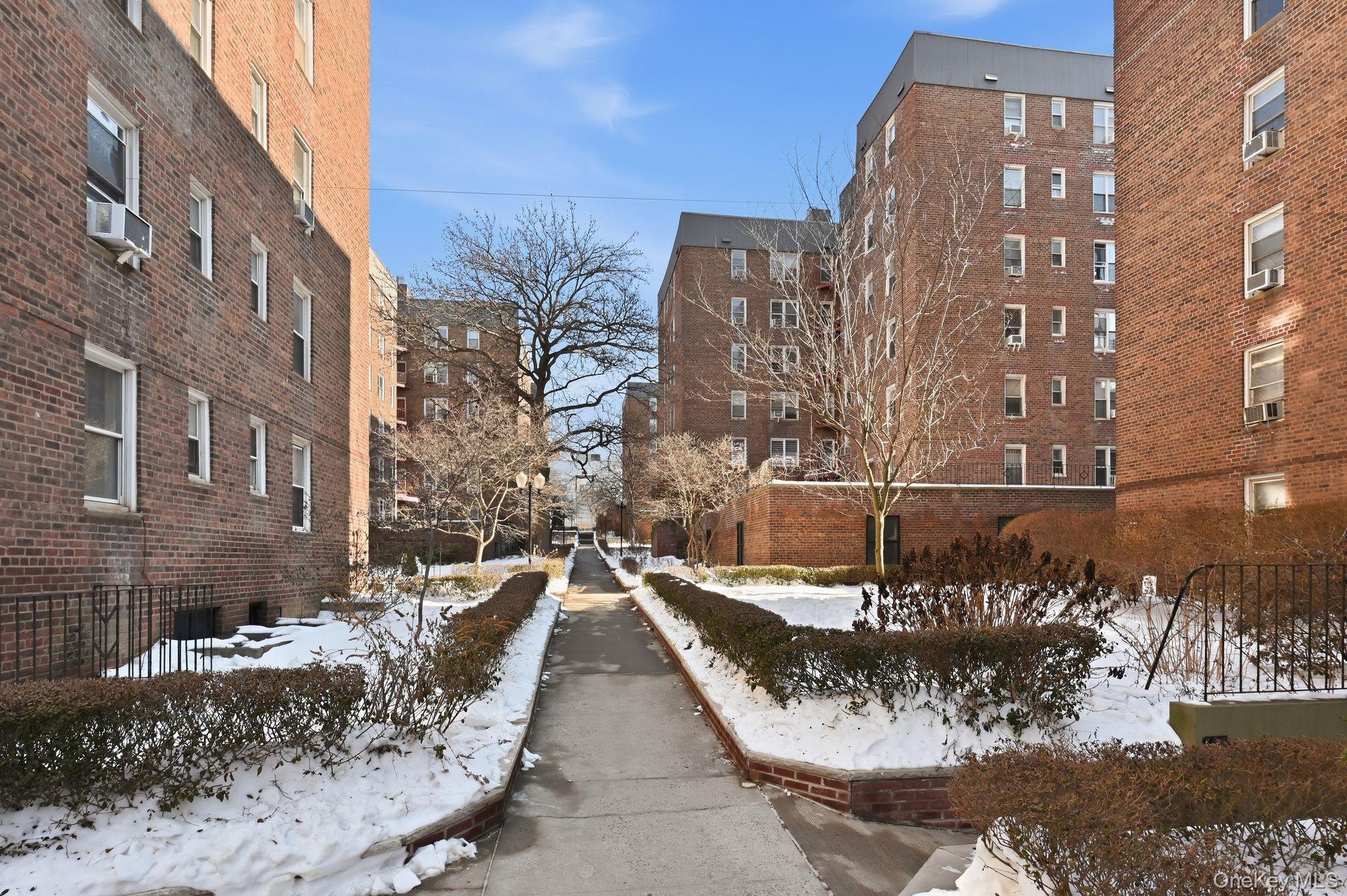 #15 photo, 67-11 Yellowstone Boulevard, Forest Hills , NY 11375