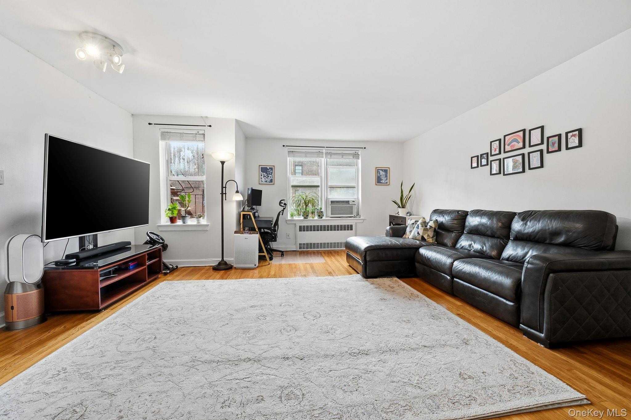 #4 photo, 67-11 Yellowstone Boulevard, Forest Hills , NY 11375