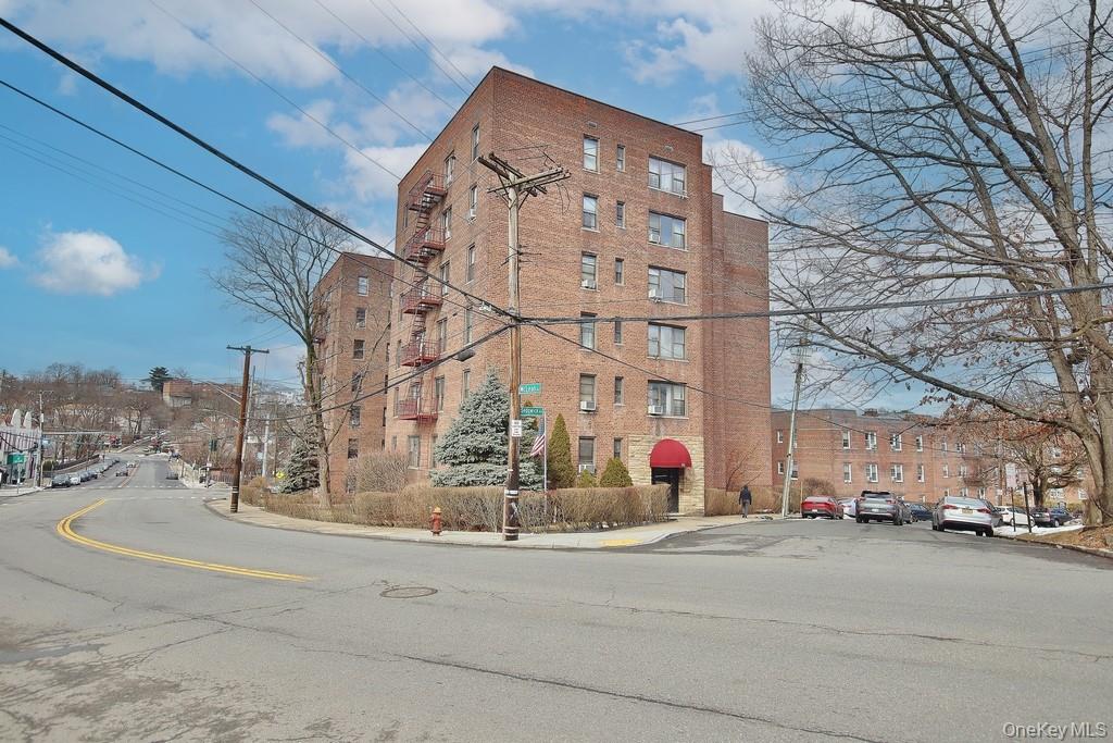 #18 photo, 95 Sedgewick Avenue, Yonkers , NY 10705