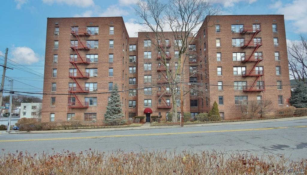 #20 photo, 95 Sedgewick Avenue, Yonkers , NY 10705