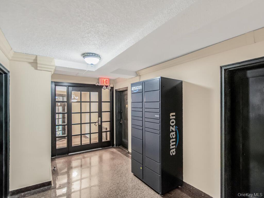 #5 photo, 2102 Holland Avenue, ब्रोंक्स Bronx , NY 10462