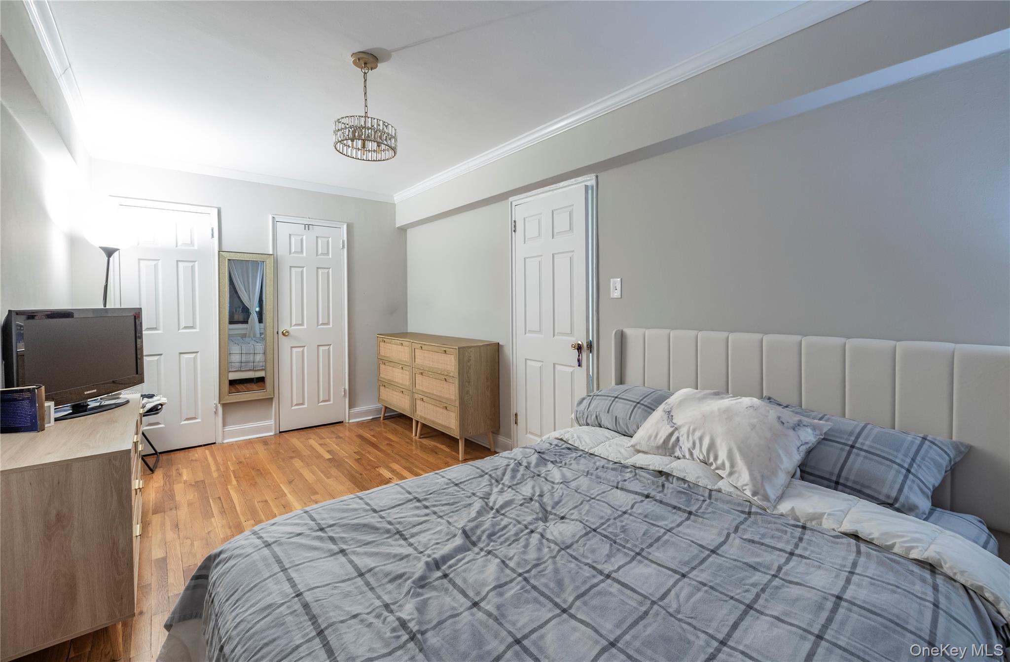 #10 photo, 1 Jefferson Avenue, Rockville Centre , NY 11570