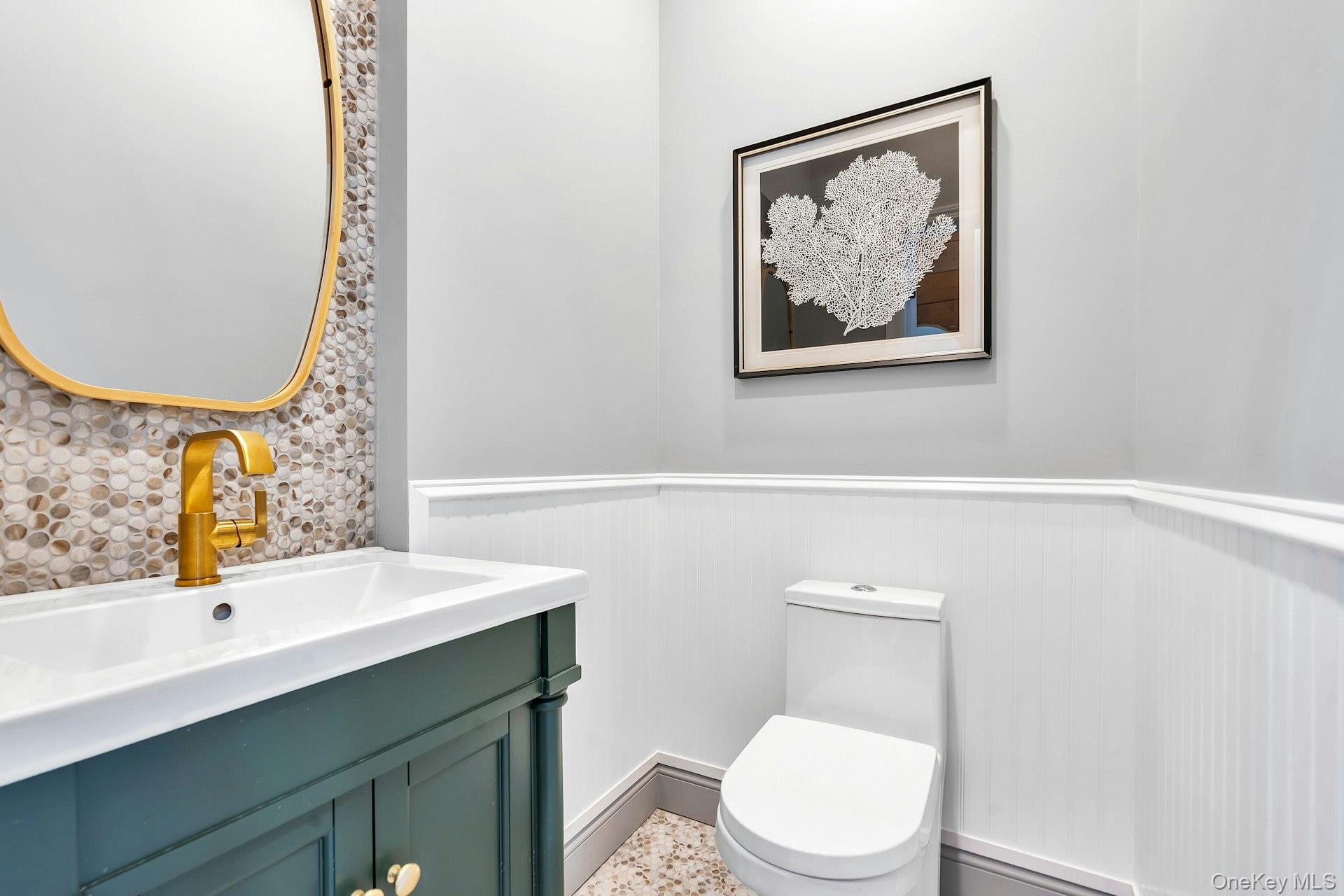 #20 photo, 235 Cemetery Road, East Marion , NY 11939