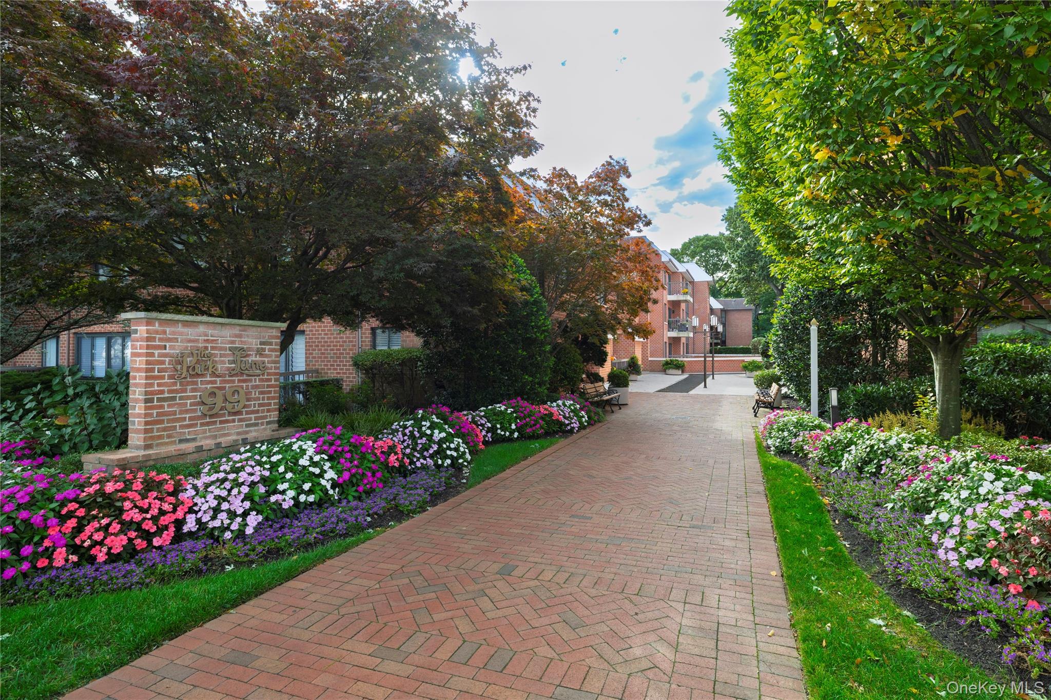 #1 photo, 99 S Park Avenue, Rockville Centre , NY 11570