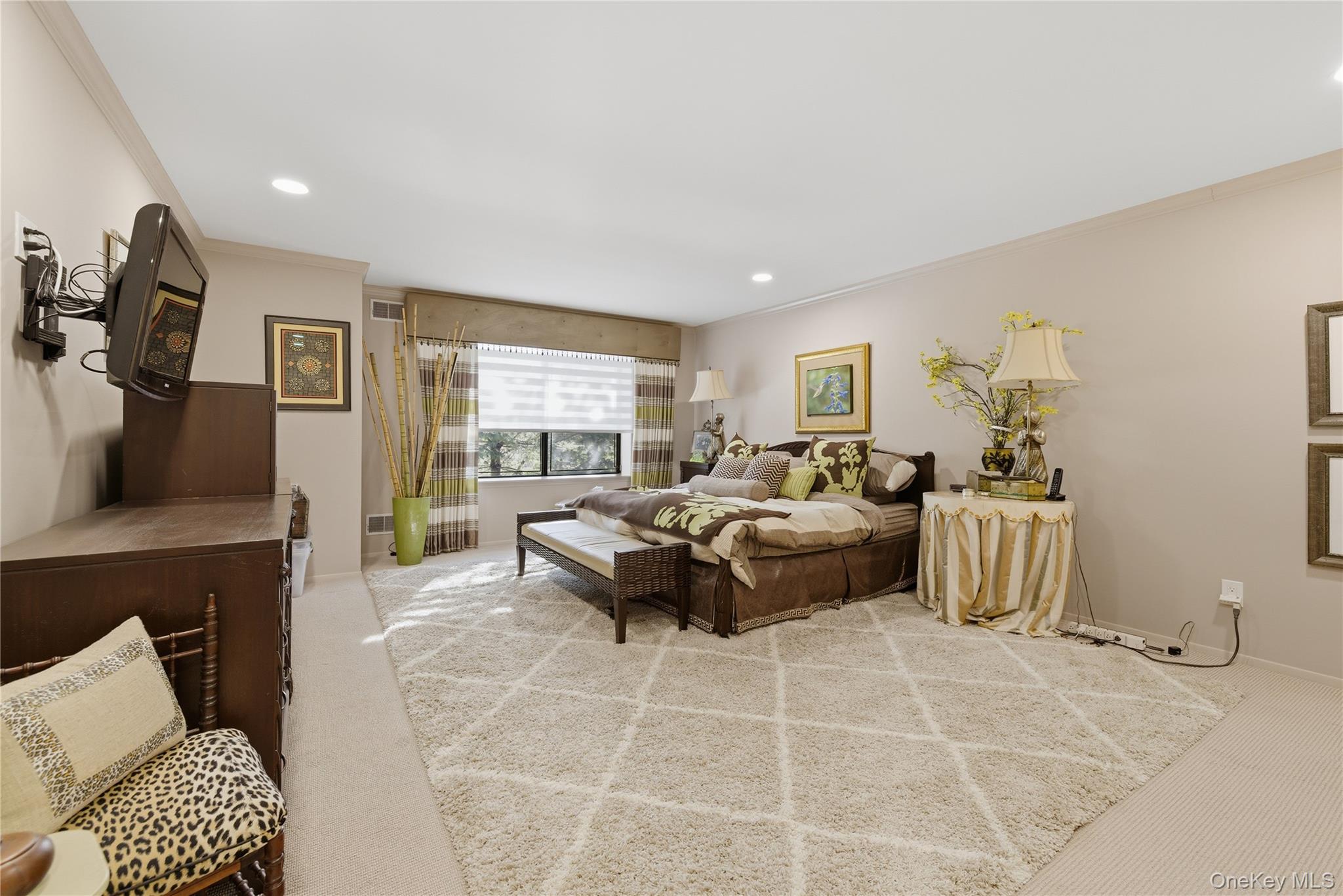 #13 photo, 99 S Park Avenue, Rockville Centre , NY 11570