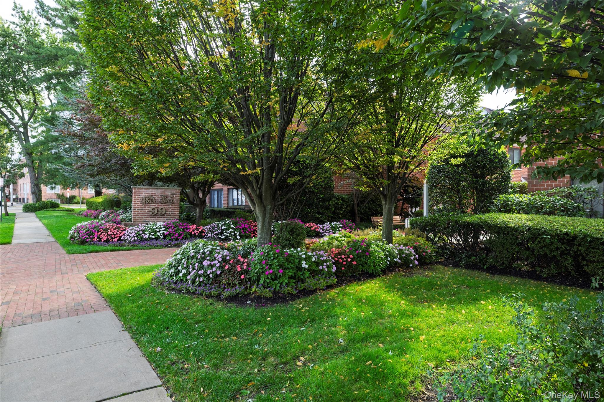 #15 photo, 99 S Park Avenue, Rockville Centre , NY 11570