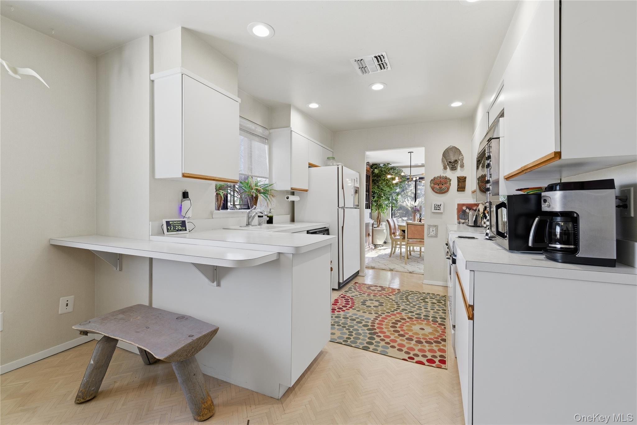 #8 photo, 99 S Park Avenue, Rockville Centre , NY 11570