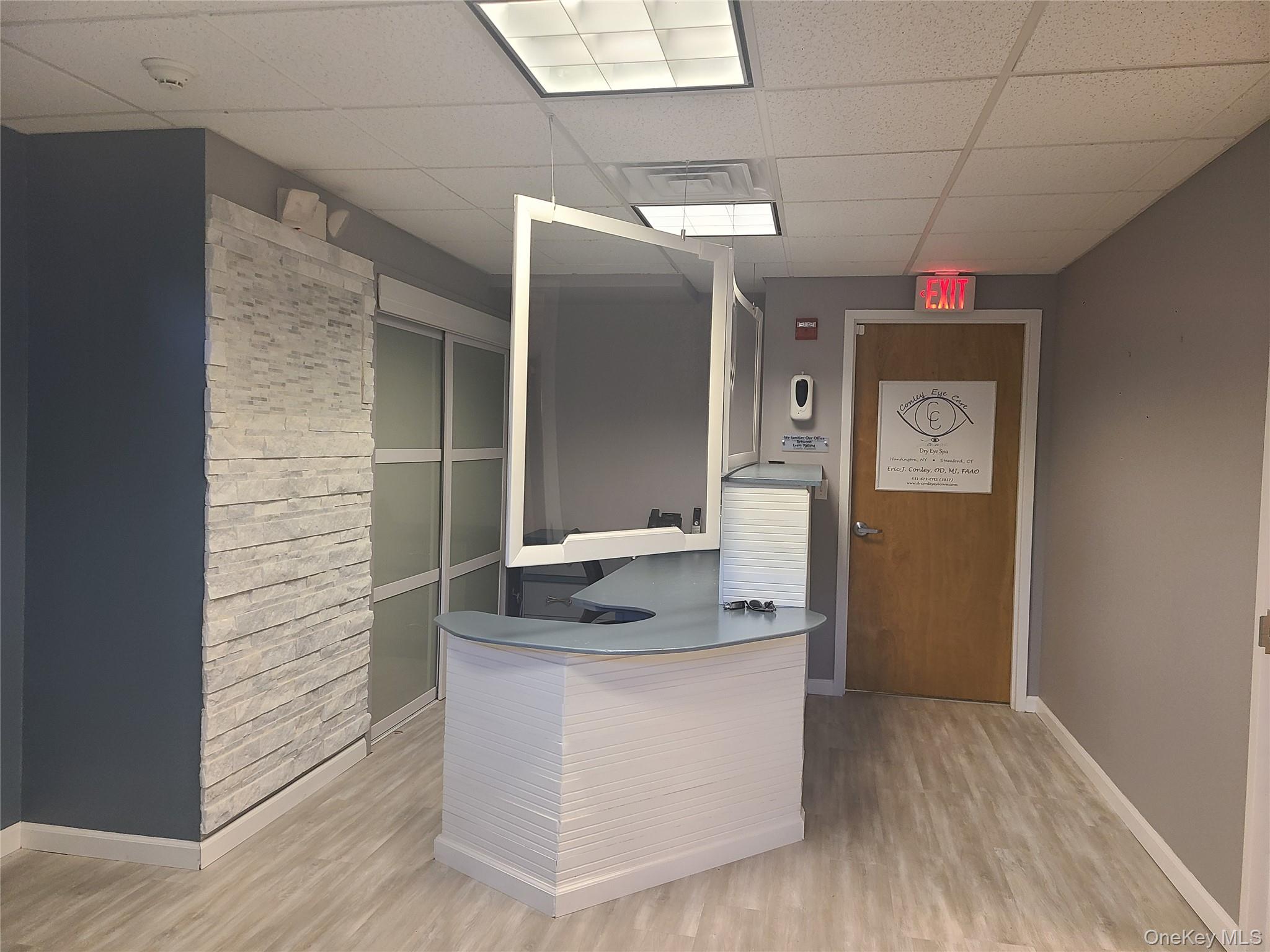 #11 photo, 214 Wall Street, Huntington , NY 11743