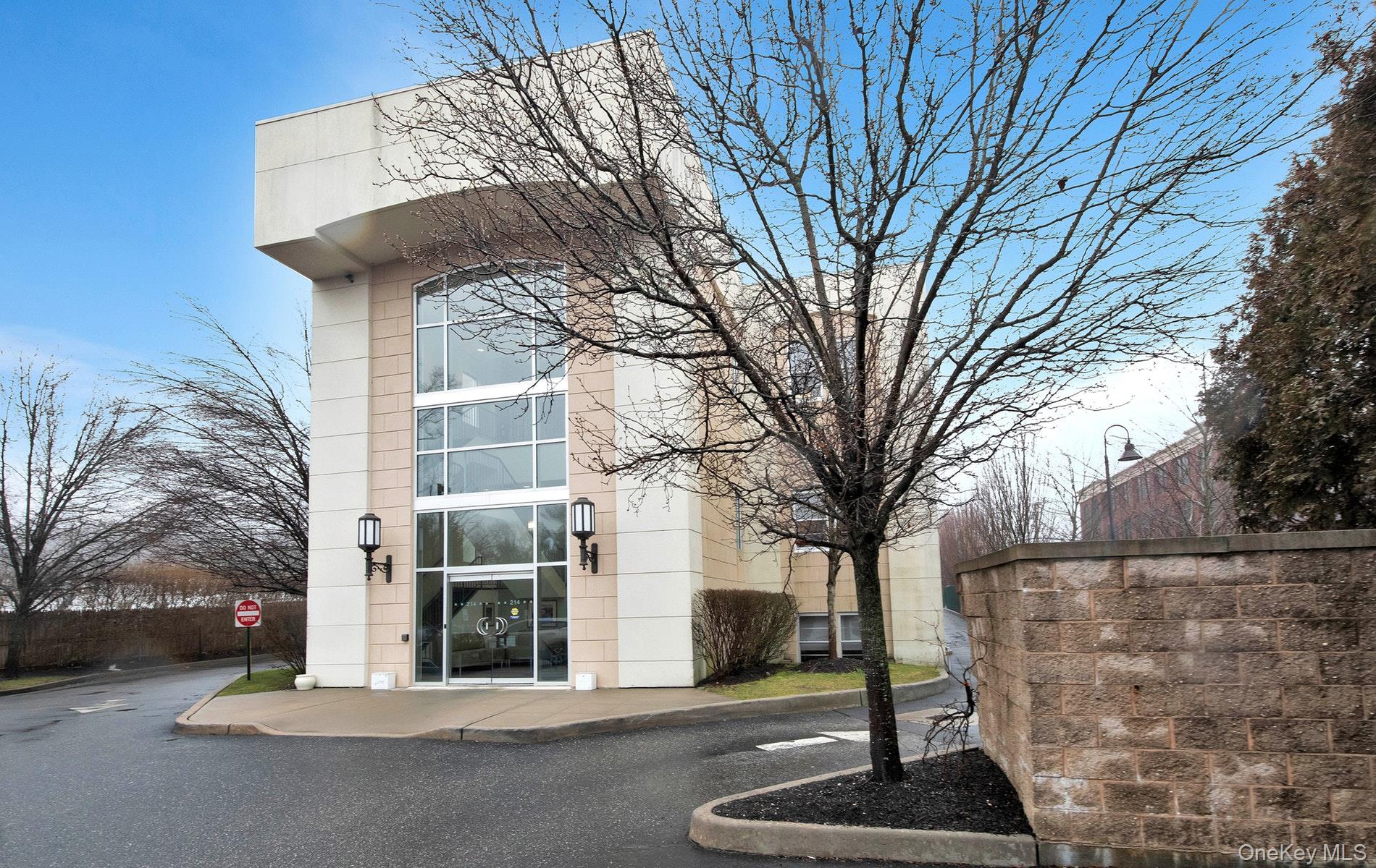 #2 photo, 214 Wall Street, Huntington , NY 11743