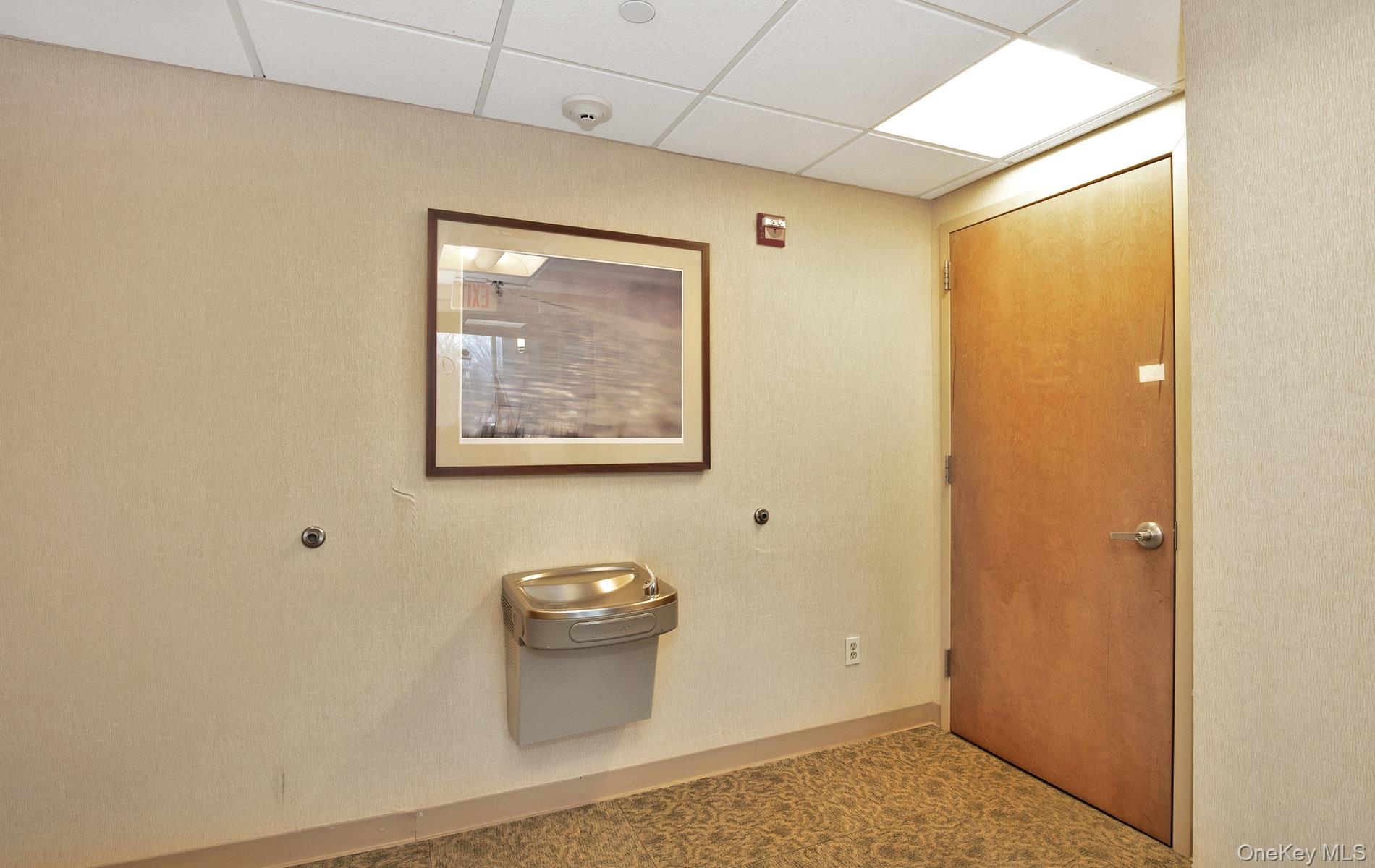 #8 photo, 214 Wall Street, Huntington , NY 11743