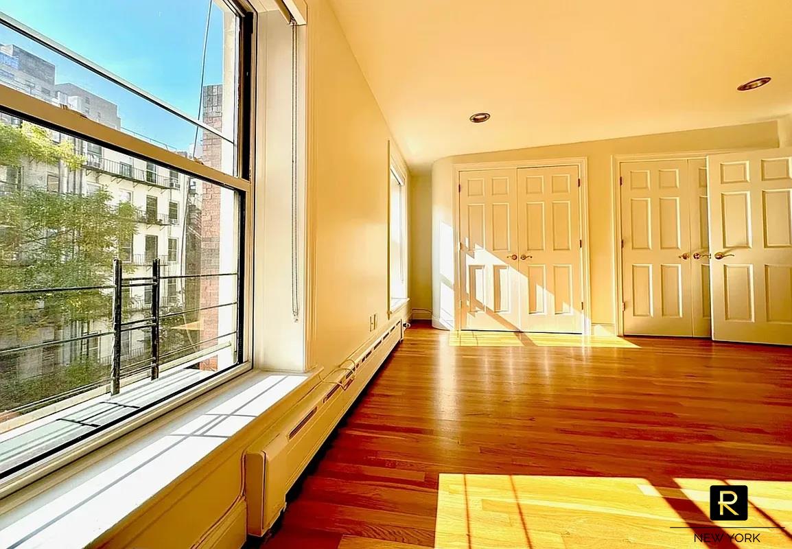 #4 photo, 220 E 30th Street, 맨해튼 Kips Bay , NY 10016