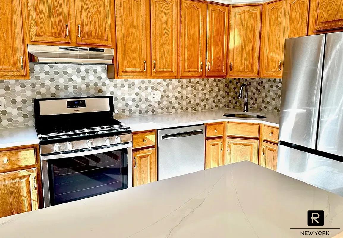 #9 photo, 220 E 30th Street, 맨해튼 Kips Bay , NY 10016