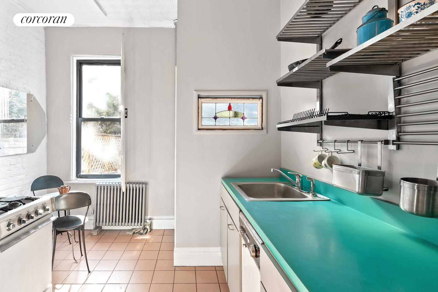 #3 photo, 524 E 6TH Street, East Village , NY 10009