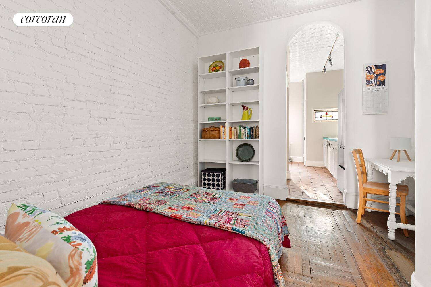 #5 photo, 524 E 6TH Street, East Village , NY 10009