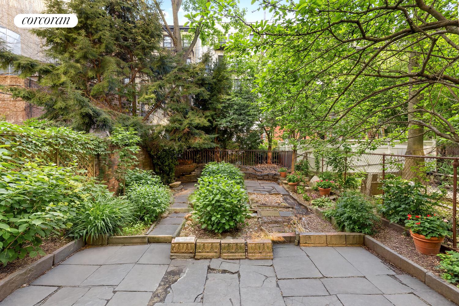 #7 photo, 524 E 6TH Street, East Village , NY 10009