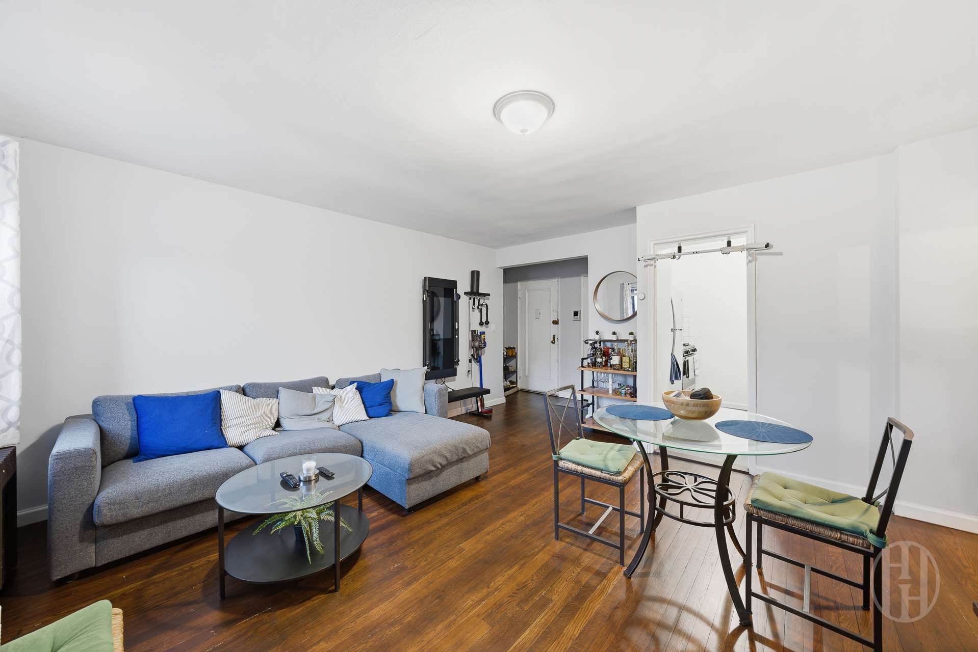 #3 photo, 144-46 77th Road, קווינס Flushing , NY 11367