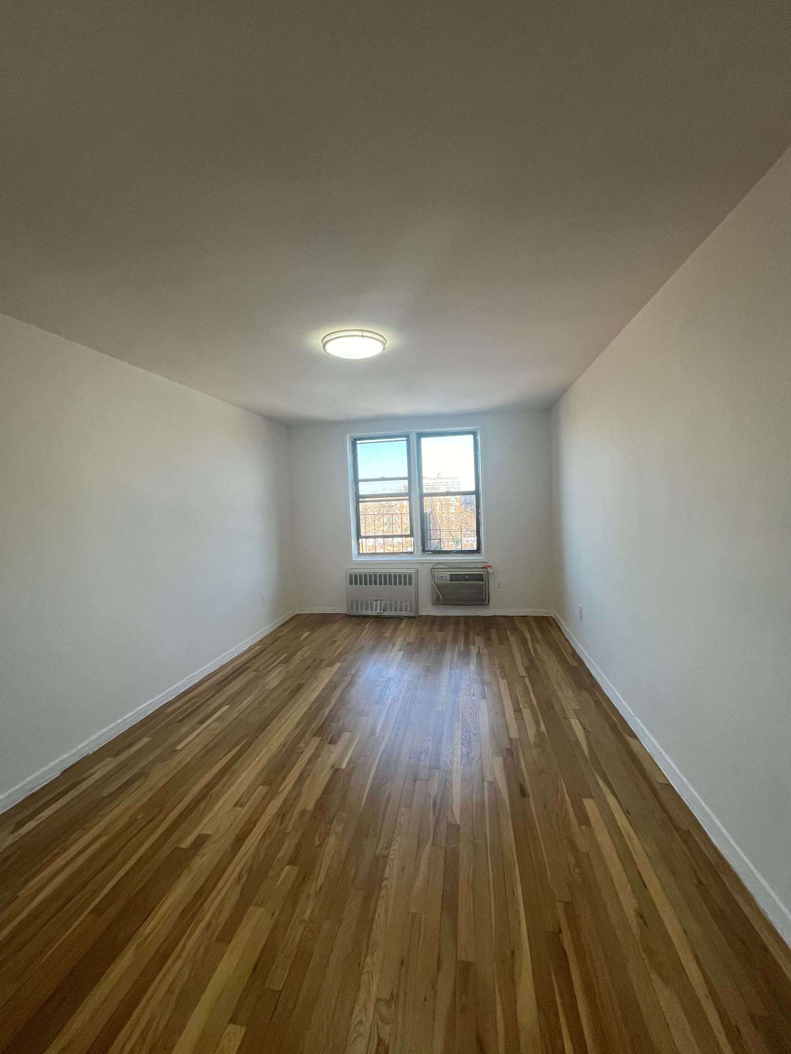 #7 photo, 925 E 14th Street, Midwood , NY 11230