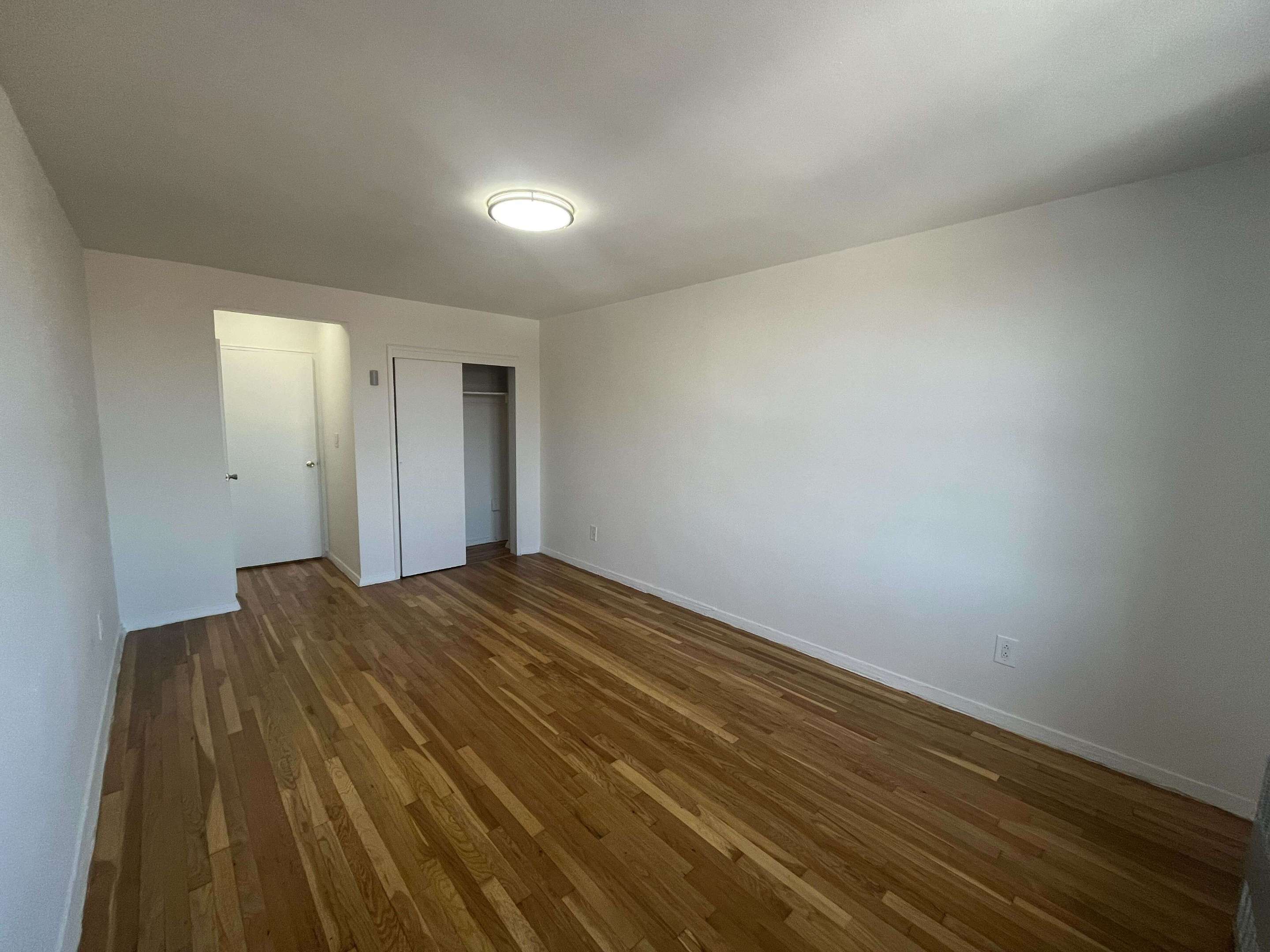 #9 photo, 925 E 14th Street, Midwood , NY 11230