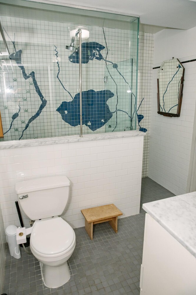 #12 photo, 431 E 6TH Street, East Village , NY 10009