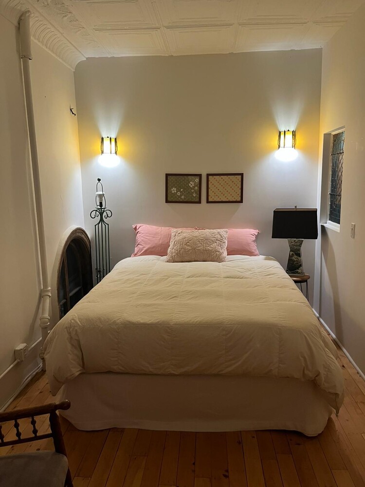 #8 photo, 431 E 6TH Street, East Village , NY 10009