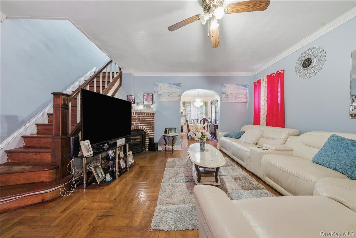 #4 photo, 3310 Bouck Avenue, Bronx , NY 10469