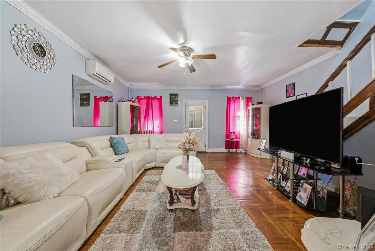 #6 photo, 3310 Bouck Avenue, Bronx , NY 10469