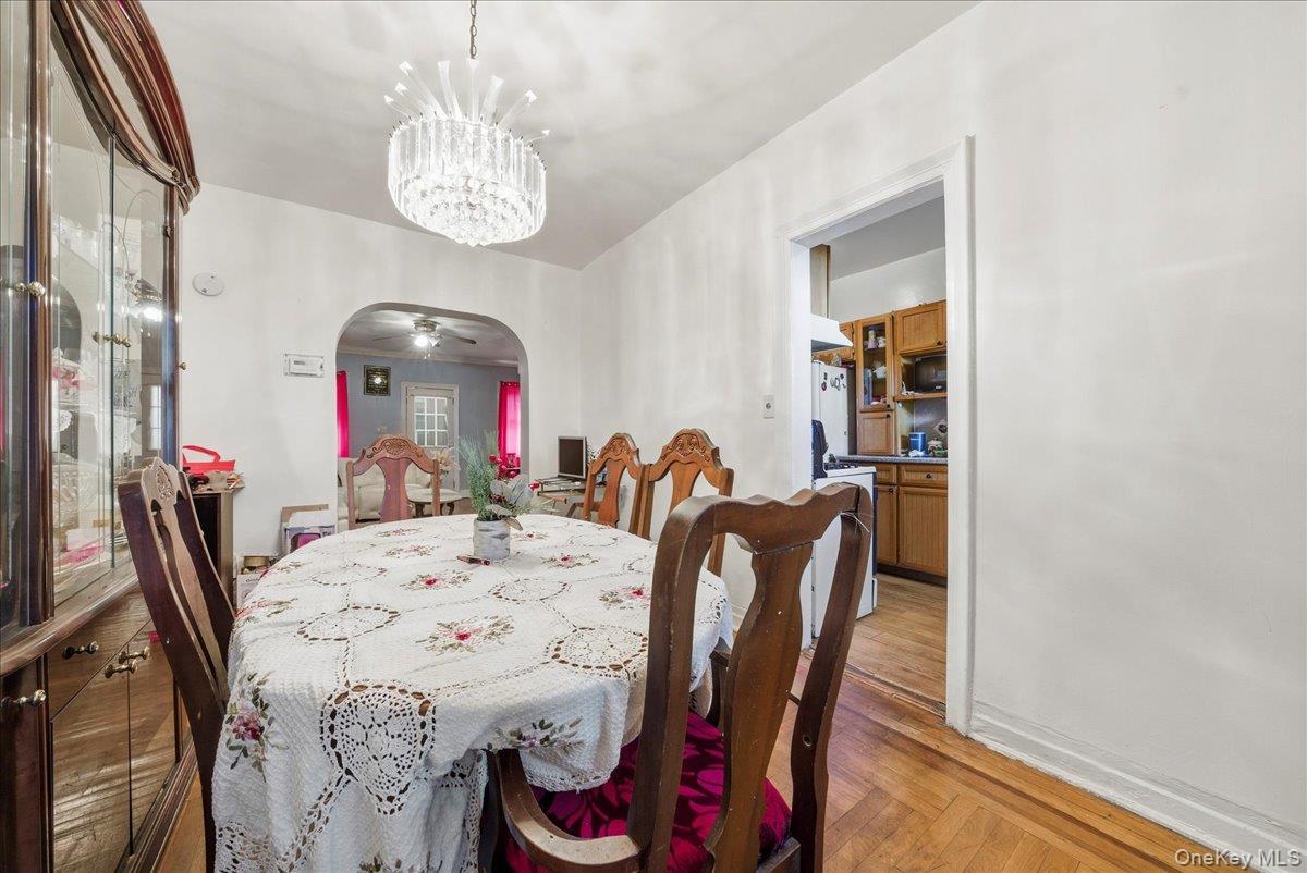 #8 photo, 3310 Bouck Avenue, Bronx , NY 10469