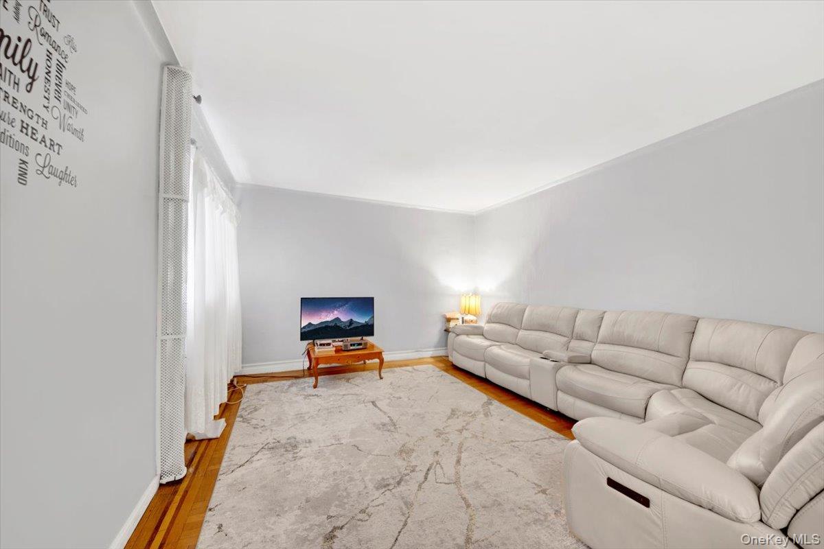 #3 photo, 2925 Matthews Avenue, Bronx , NY 10467