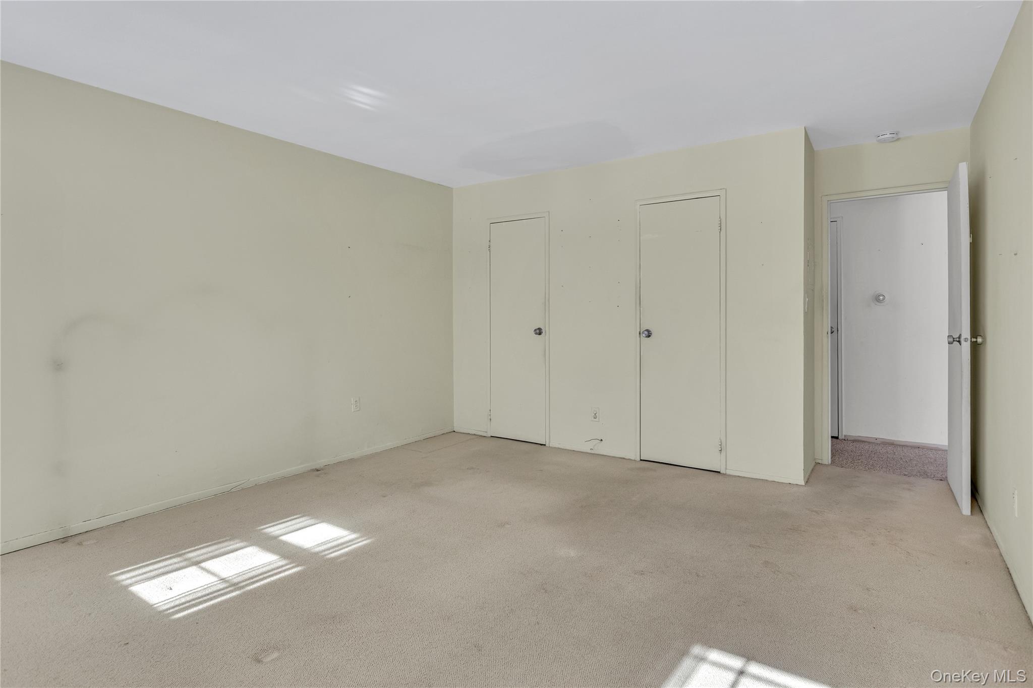 #11 photo, 1055 Village Drive, Hauppauge , NY 11788