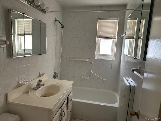 #7 photo, 16-26 212 Street, Куинс ‖ Bayside , NY 11360