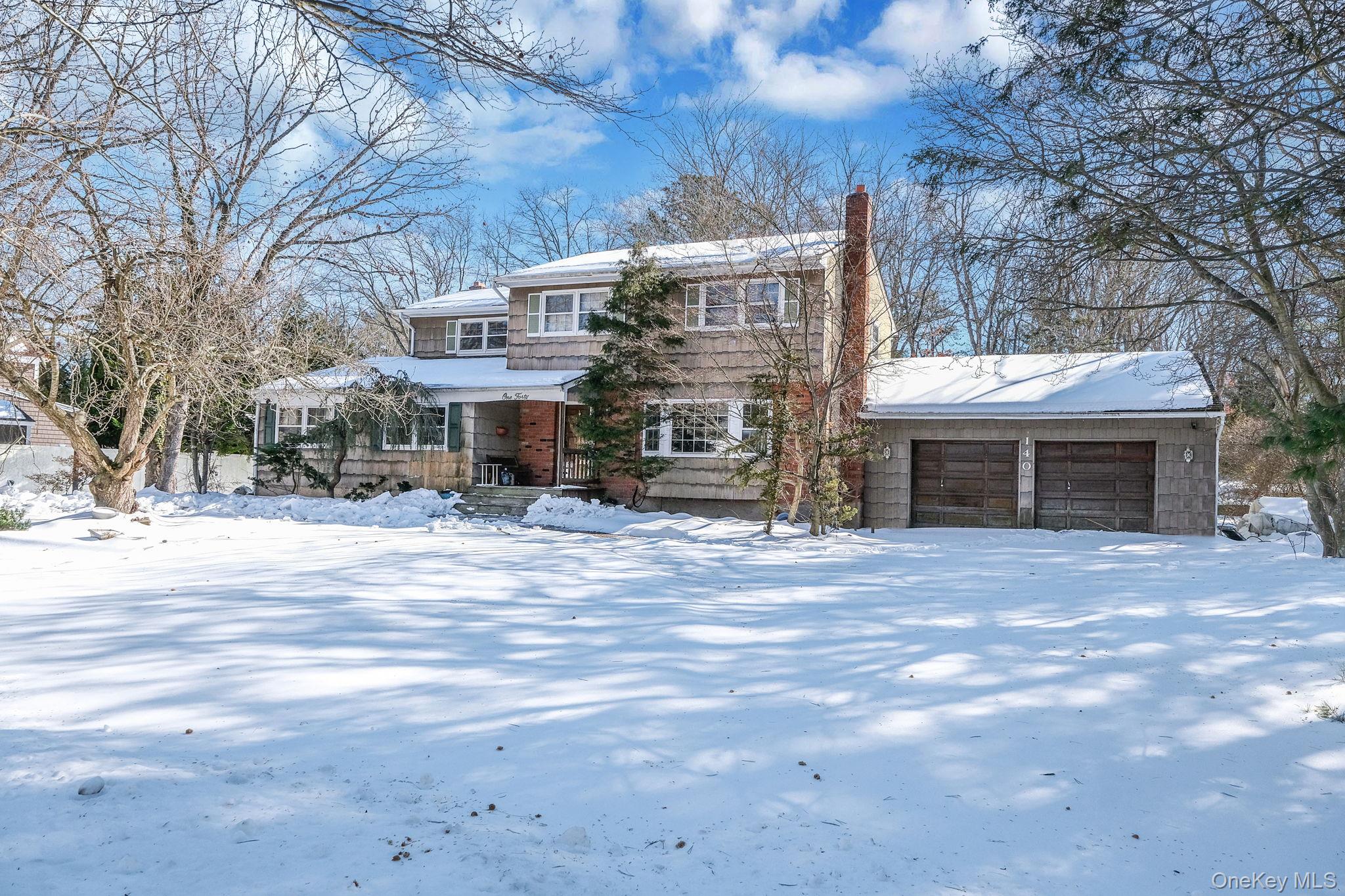 #1 photo, 140 Seaman Neck Road, Dix Hills , NY 11746