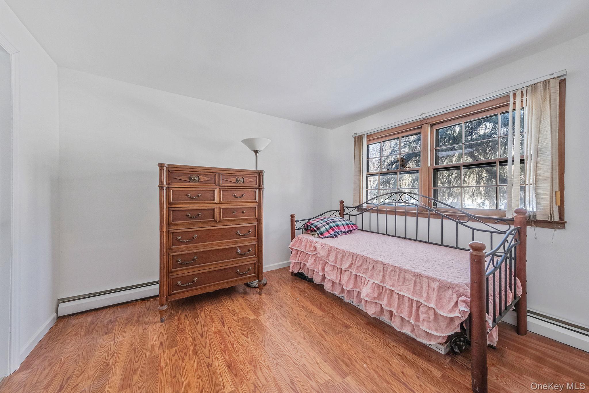 #16 photo, 140 Seaman Neck Road, Dix Hills , NY 11746