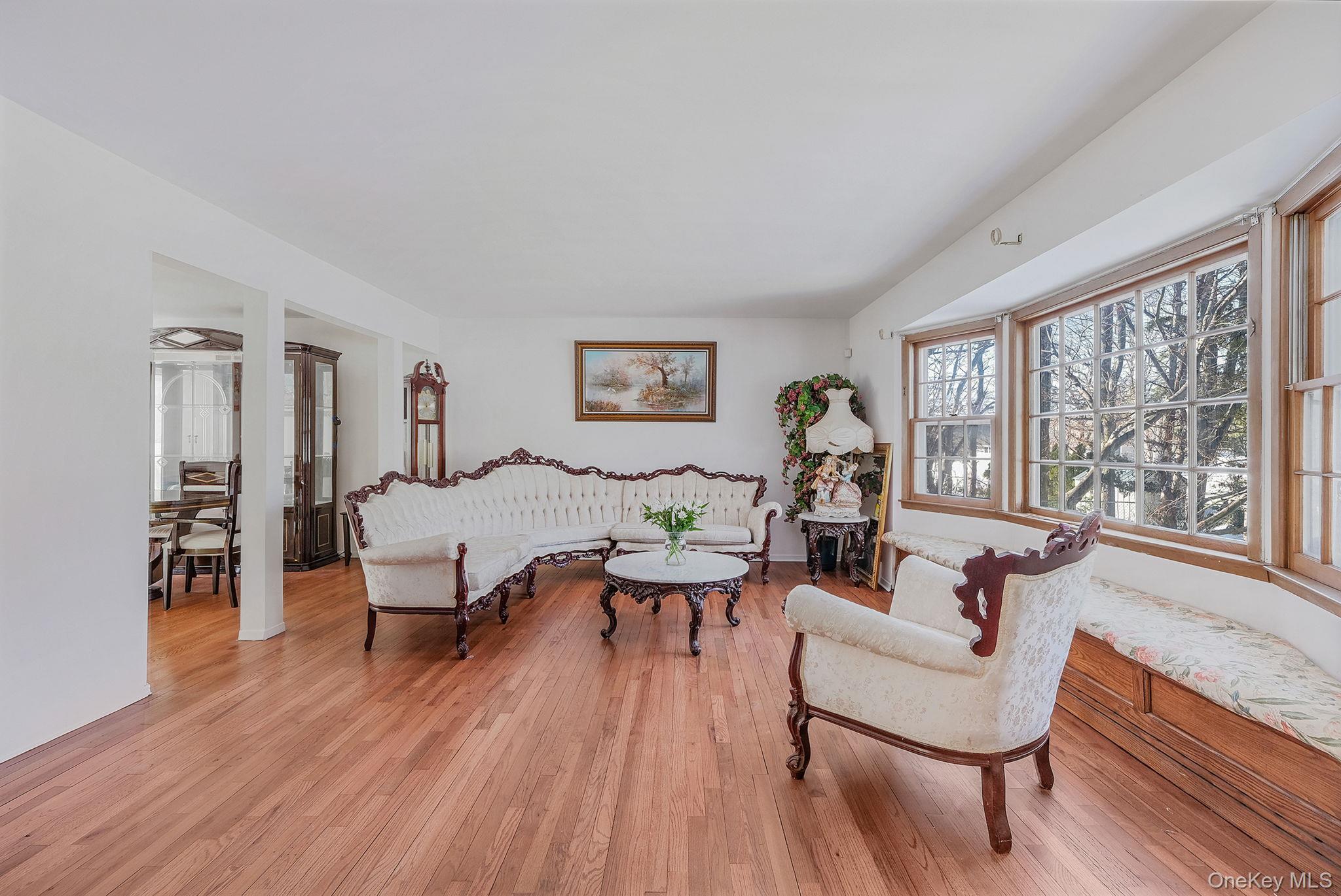 #2 photo, 140 Seaman Neck Road, Dix Hills , NY 11746