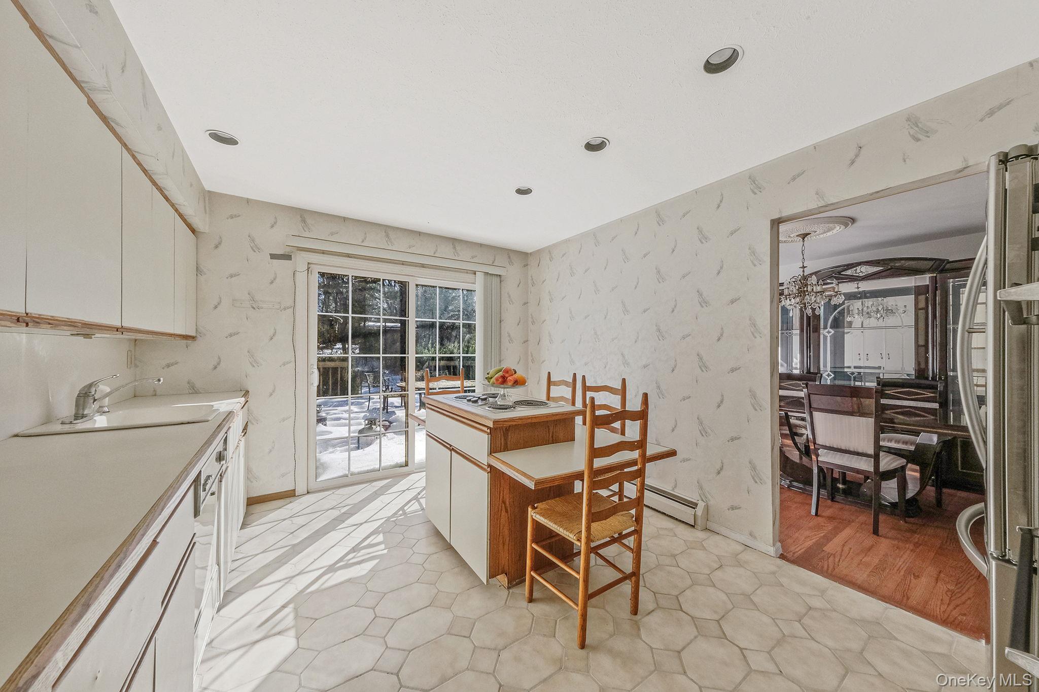 #6 photo, 140 Seaman Neck Road, Dix Hills , NY 11746