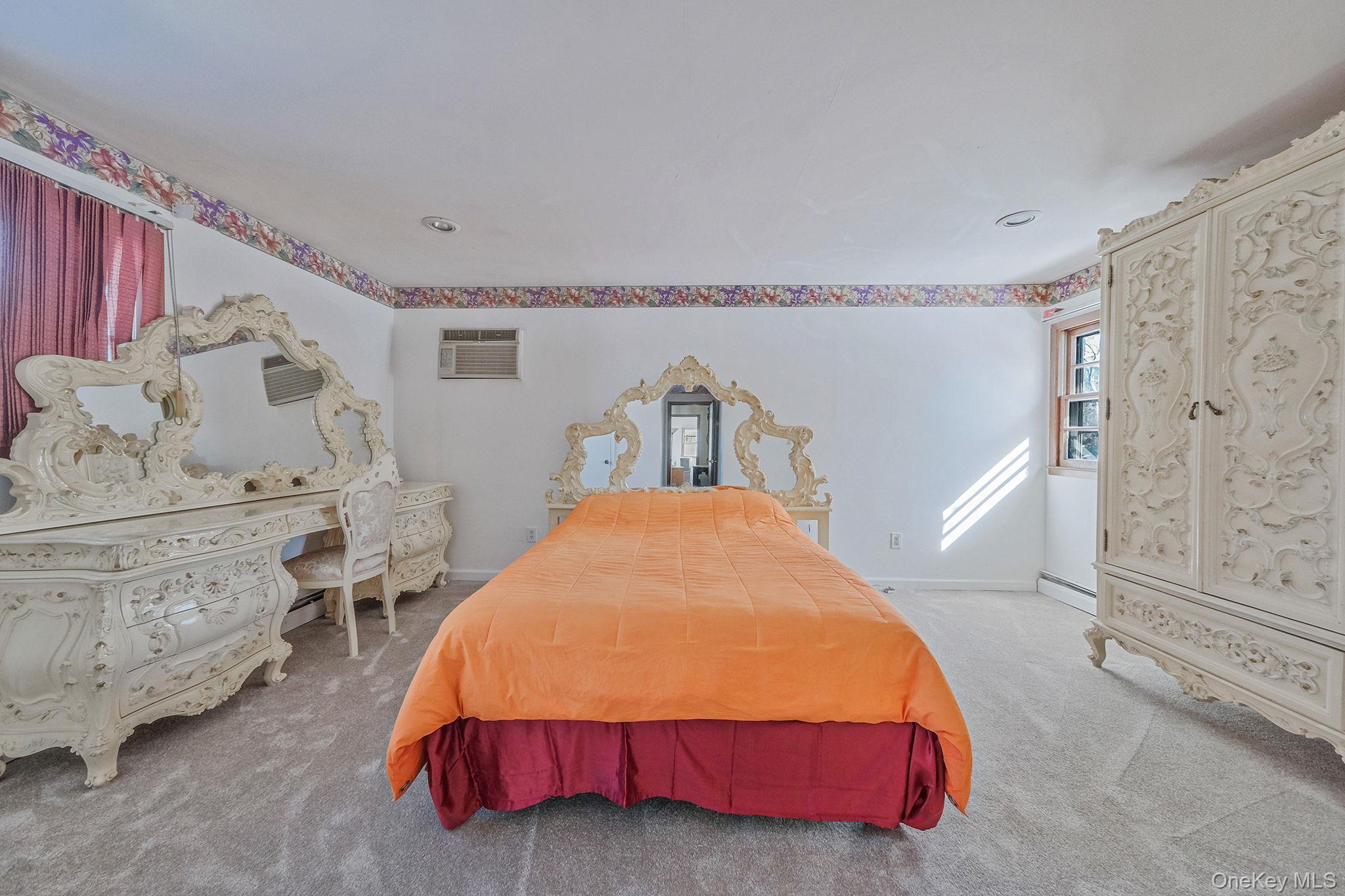 #8 photo, 140 Seaman Neck Road, Dix Hills , NY 11746