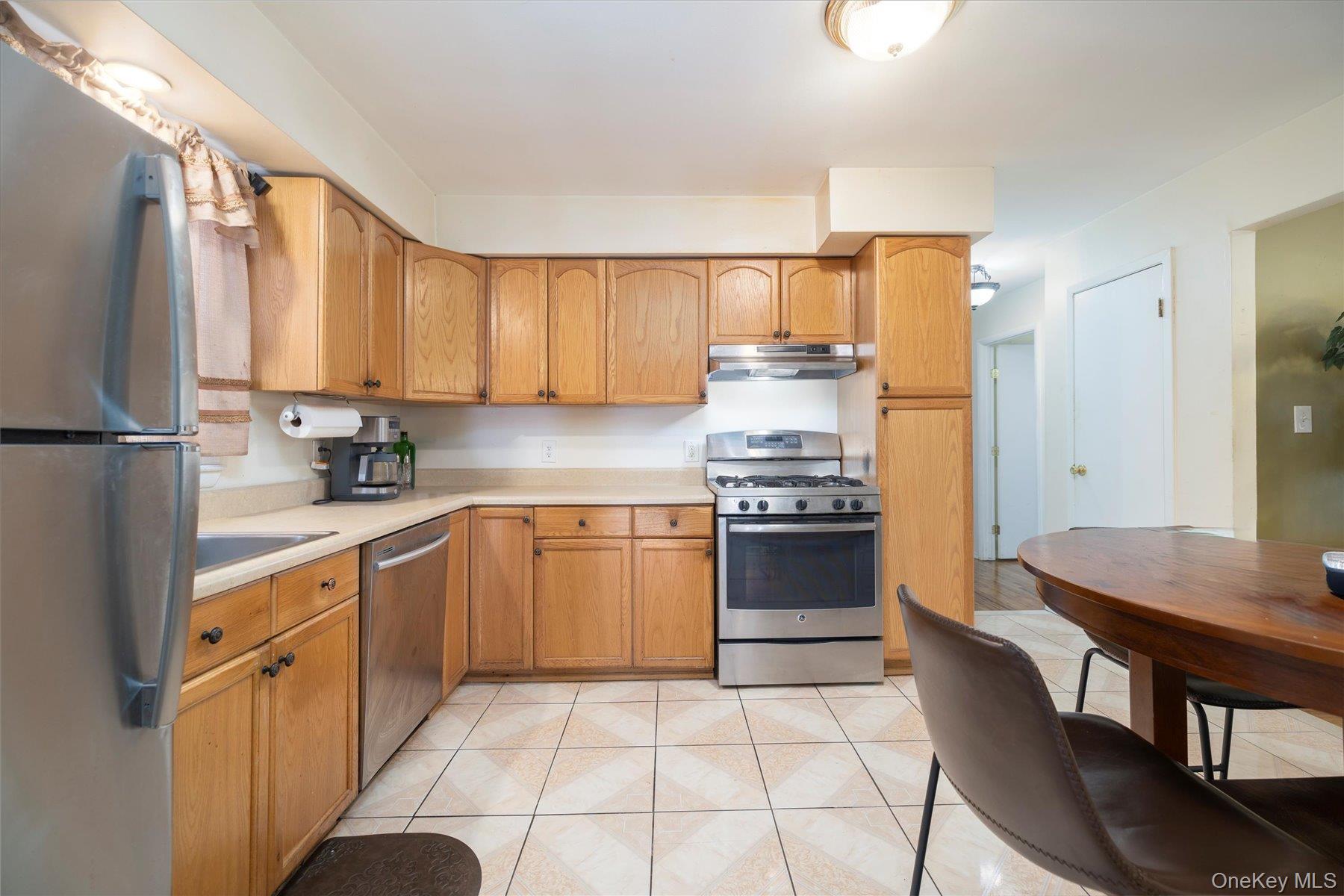 #6 photo, 143 Wellington Road, Elmont , NY 11003