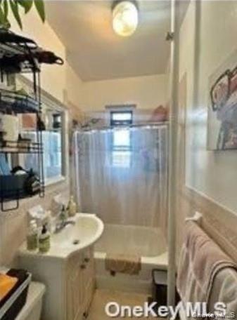 #8 photo, 21-78 35 Street, Astoria , NY 11105