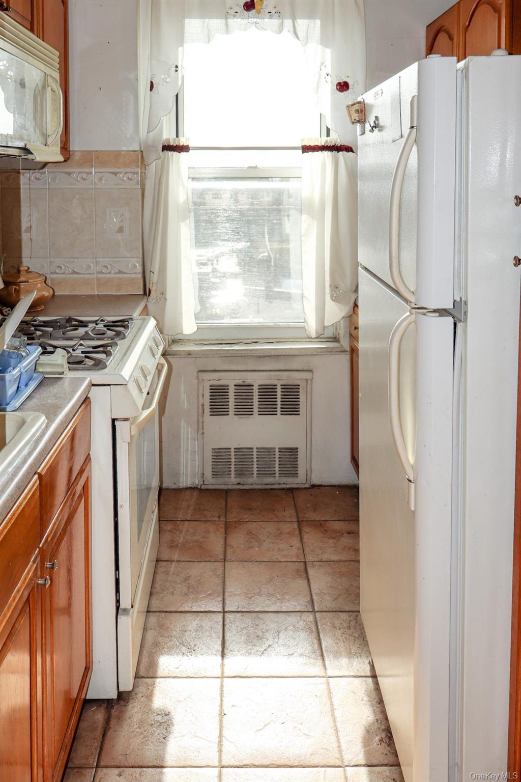 #10 photo, 1332 Metropolitan Avenue, ब्रोंक्स Bronx , NY 10462