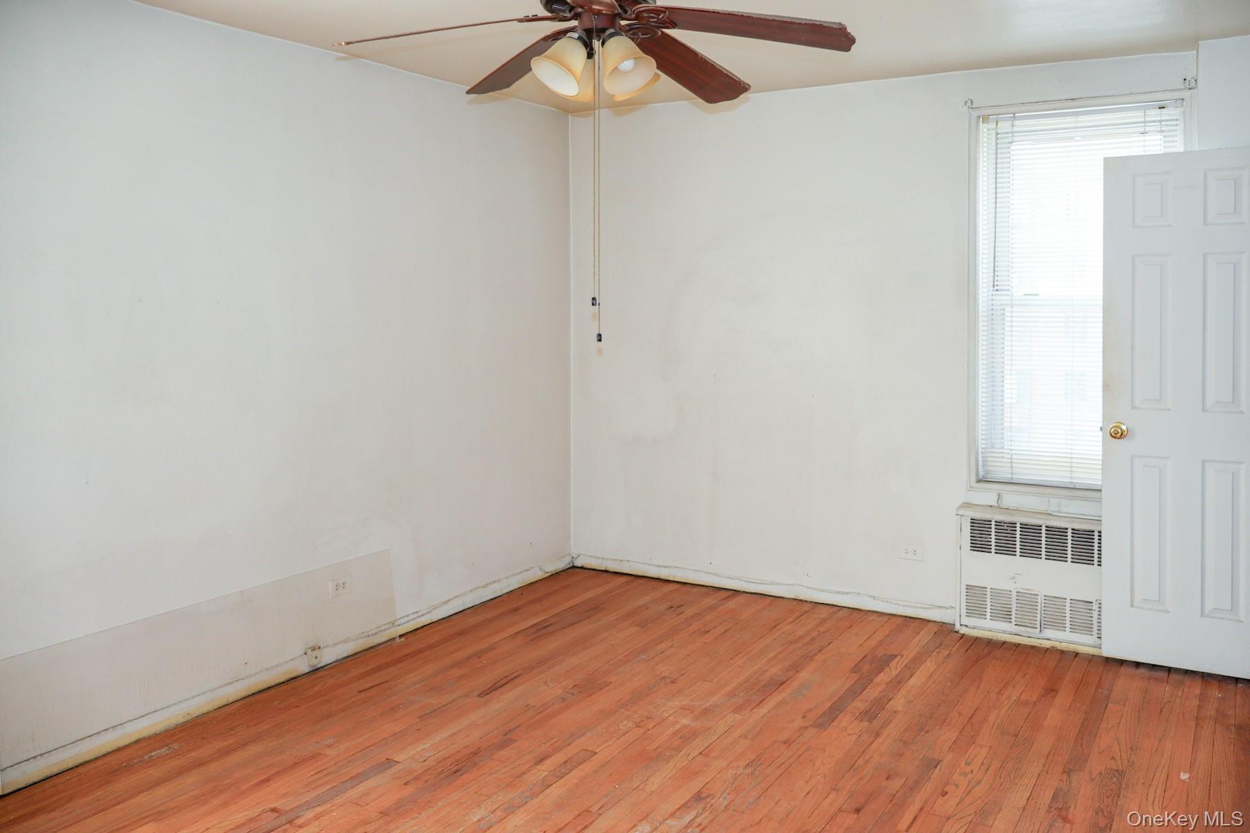 #4 photo, 1332 Metropolitan Avenue, ब्रोंक्स Bronx , NY 10462