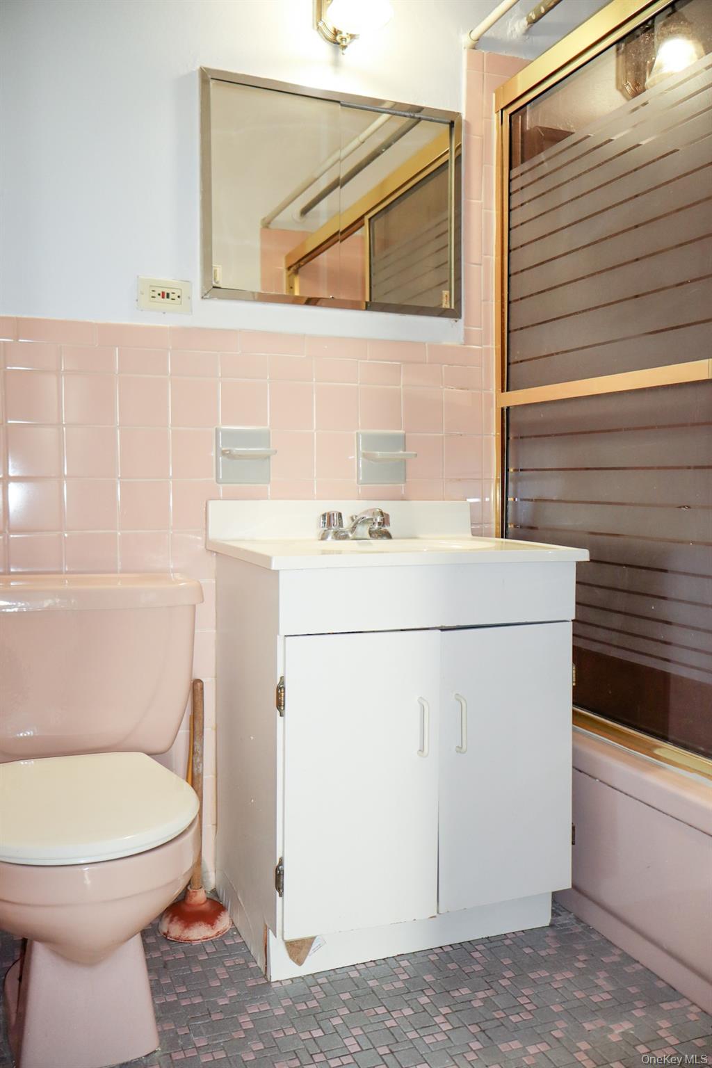 #7 photo, 1332 Metropolitan Avenue, ब्रोंक्स Bronx , NY 10462