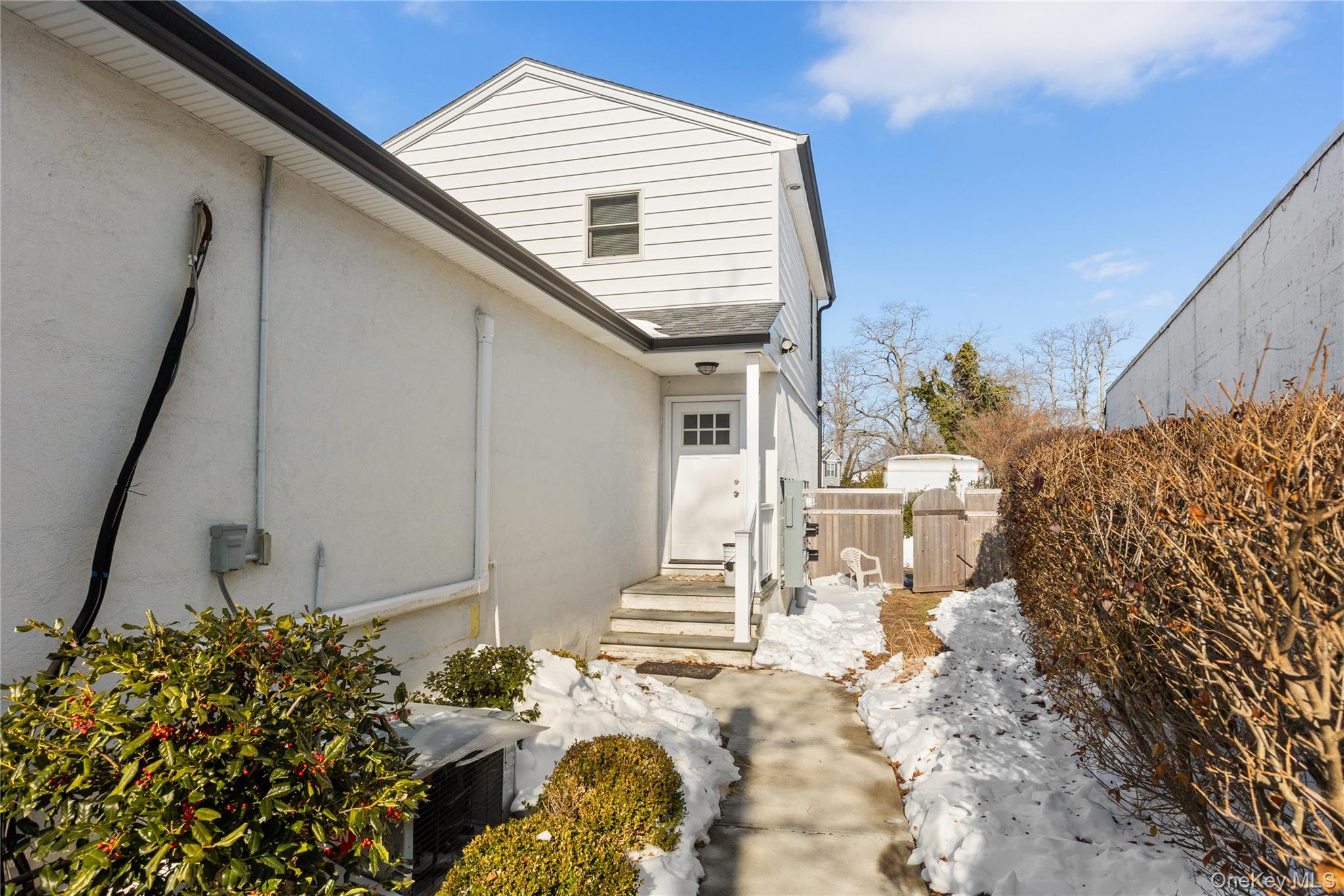 #8 photo, 341 Main Street, Islip , NY 11751